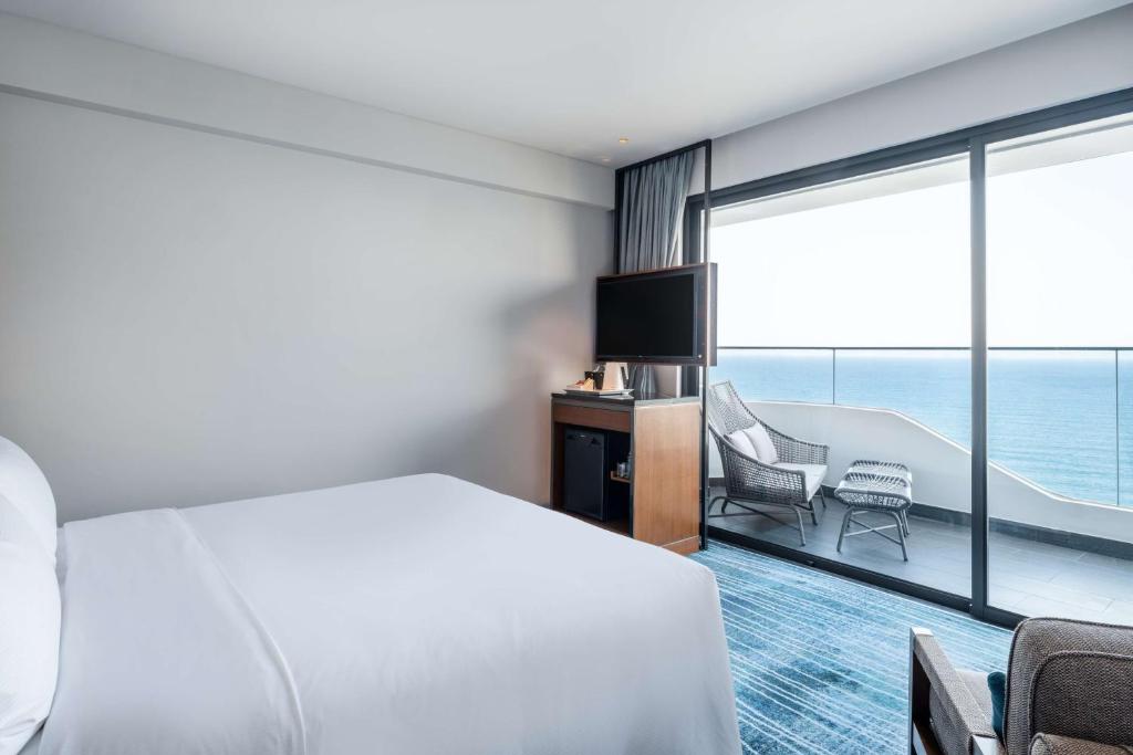 Panoramic Room Ocean View with Balcony