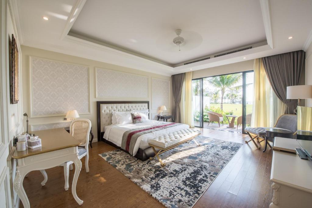 2 bedroom only ( 3 or 4 Bedroom Lake Villa )