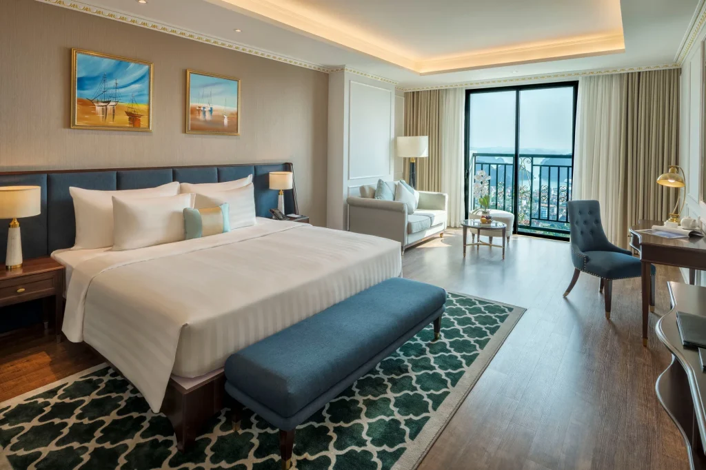 Deluxe hướng Vịnh (Deluxe Bay View)