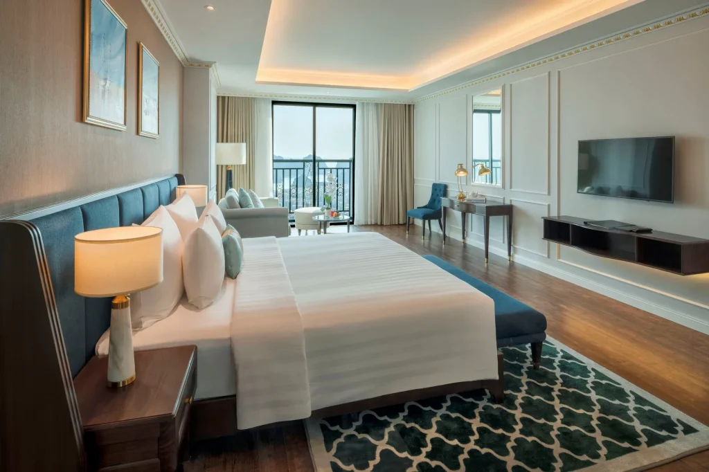Club Deluxe hướng Vịnh (Club Deluxe Bay View)