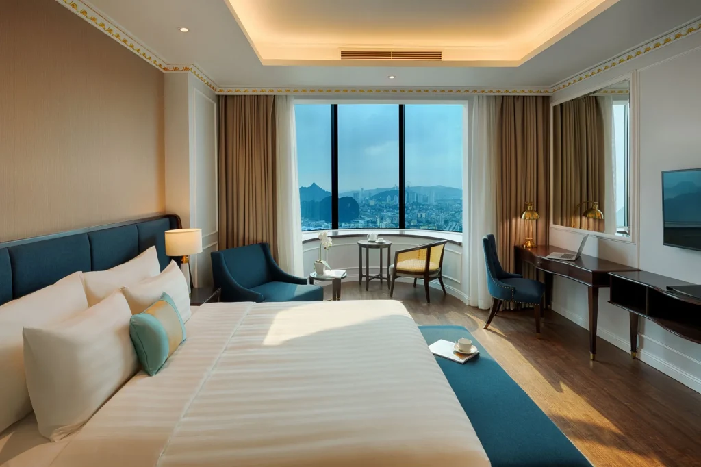 Grand Suite hướng Vịnh (Grand Suite Bay View)