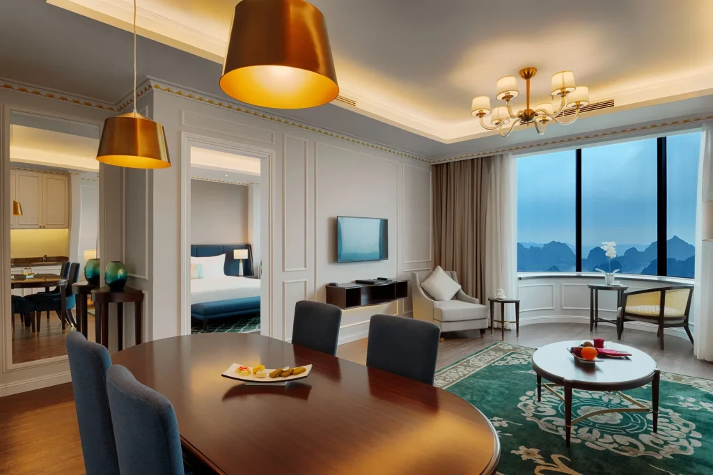 Grand Suite hướng Vịnh (Grand Suite Bay View)